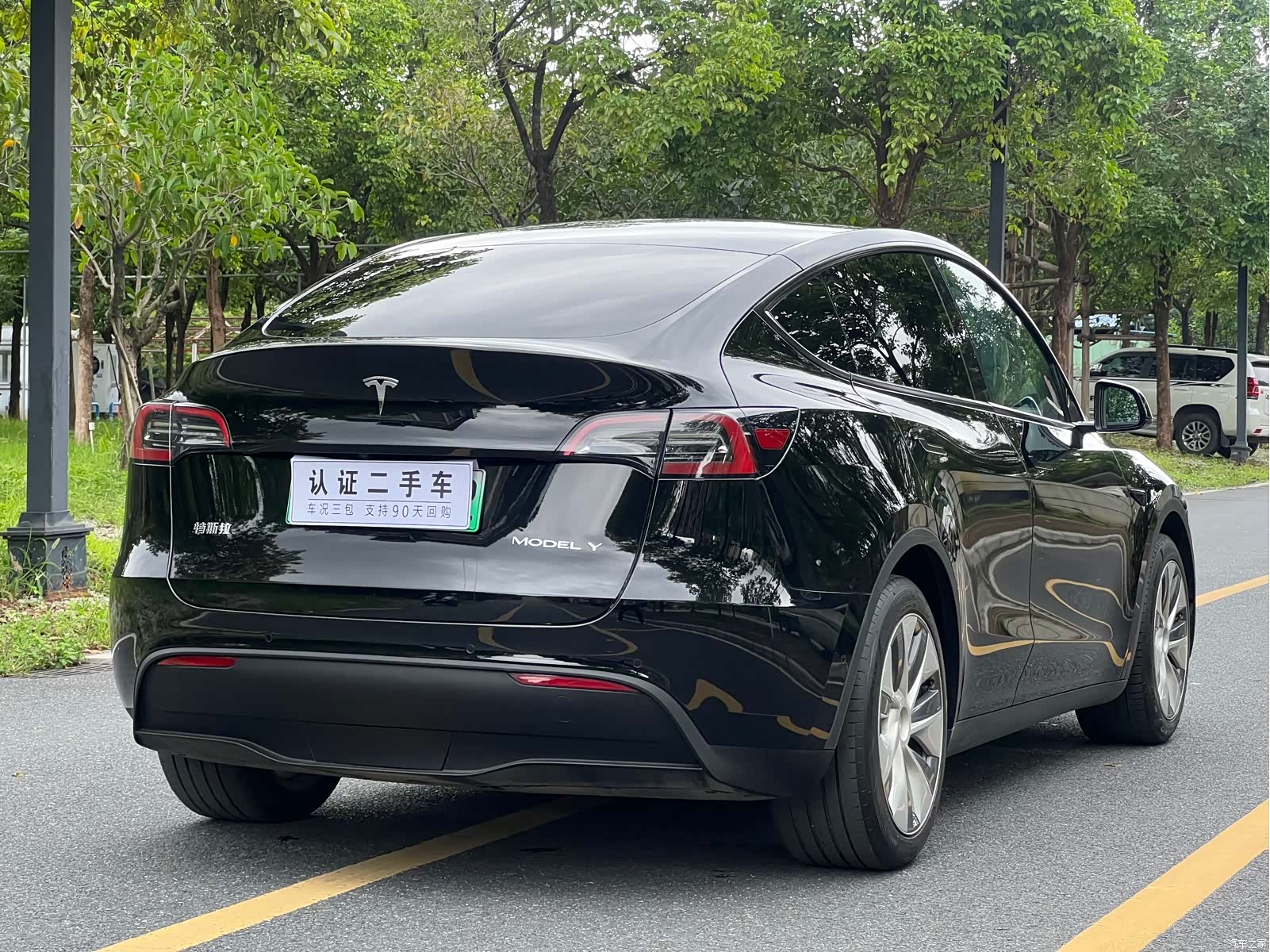 Tesla Model Y, 2023 9