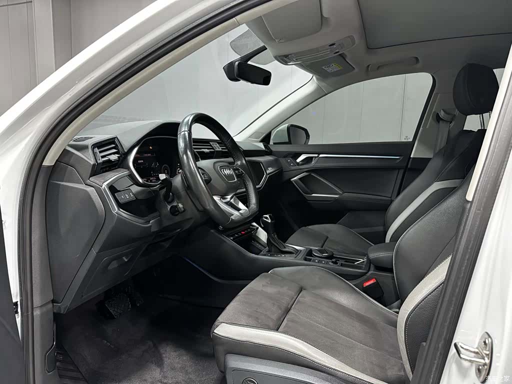 Audi Q3, 2023 10
