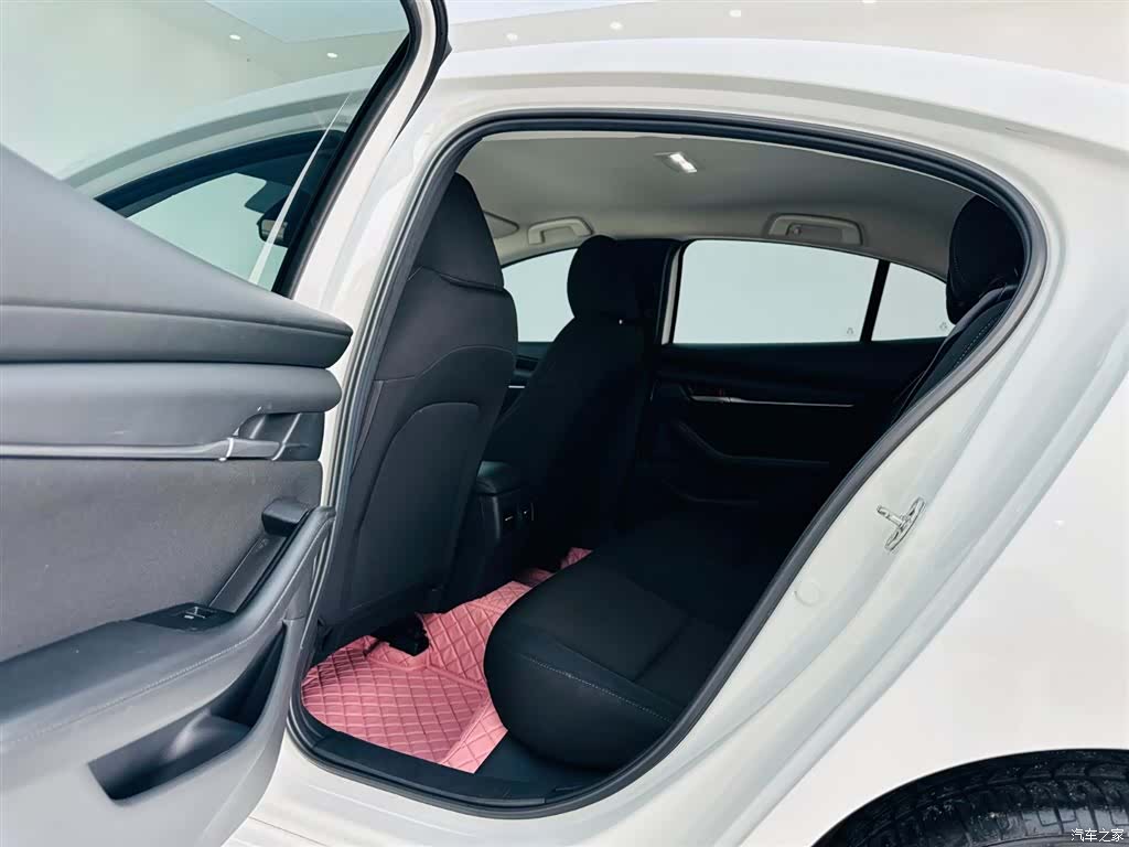 Mazda Mazda3, 2021 14