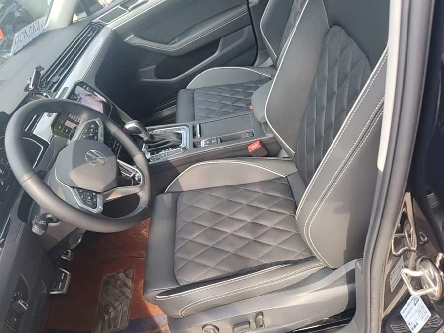 Volkswagen Magotan PHEV 2024, фото 22