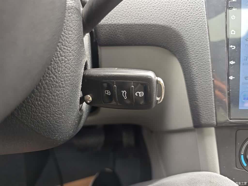 Skoda Rapid, 2017 9