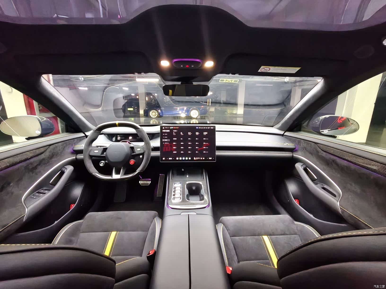 Xiaomi SU7, 2025 11