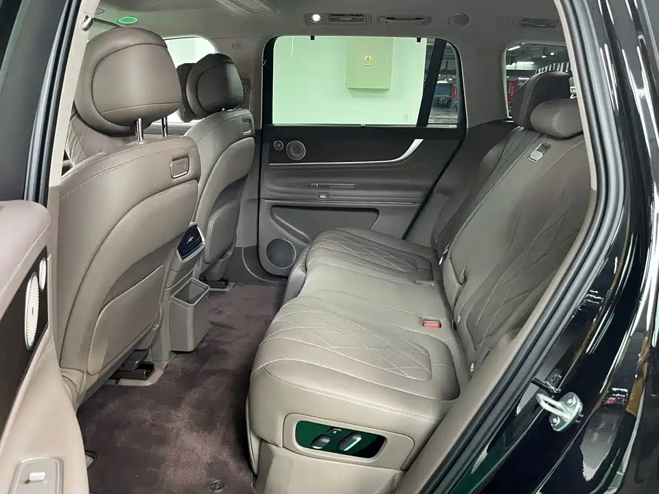 AITO Ask the world M9