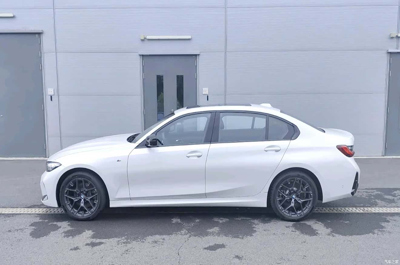 BMW 3 Series, 2025 4