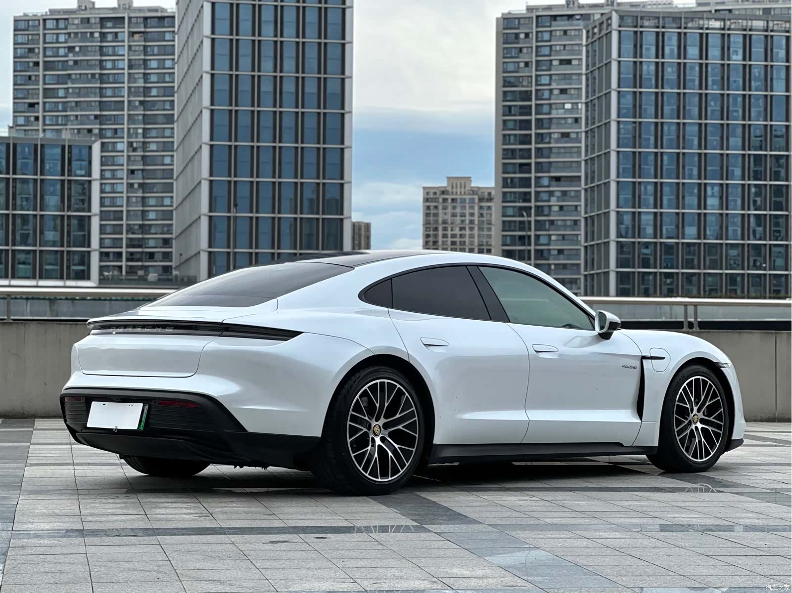 Porsche Taycan, 2021 4