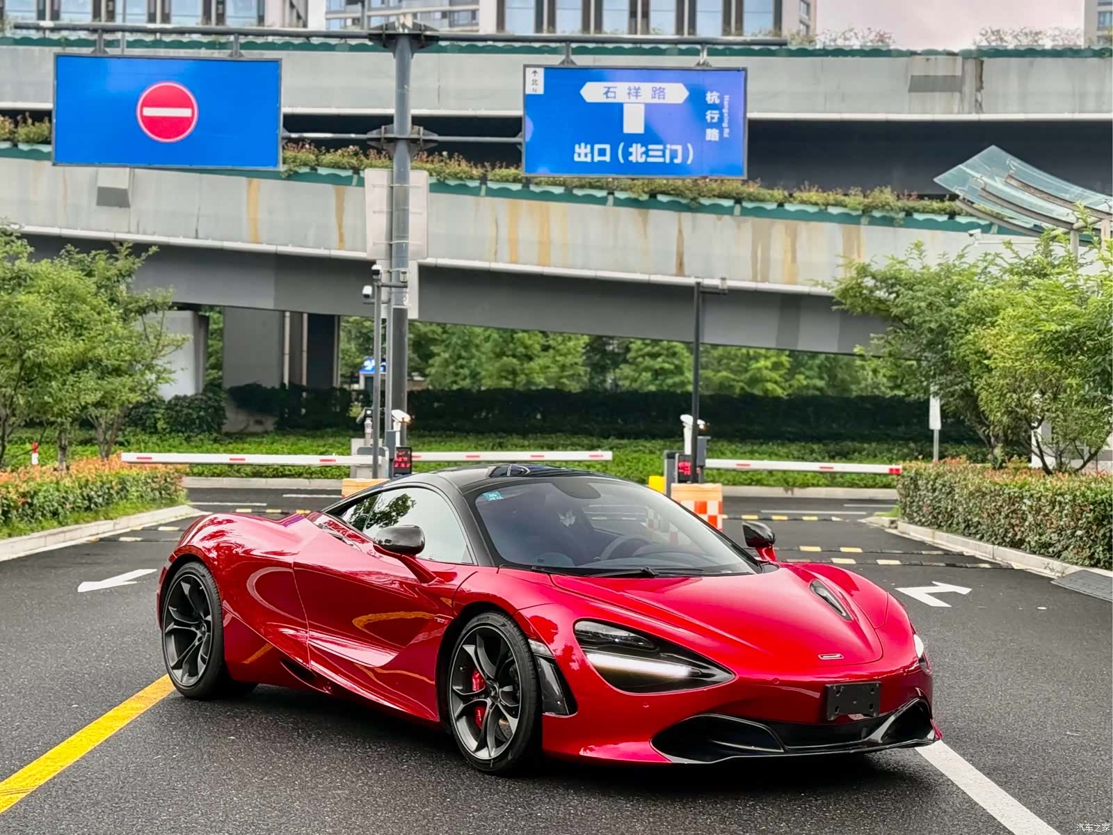 McLaren 720S, 2020 3