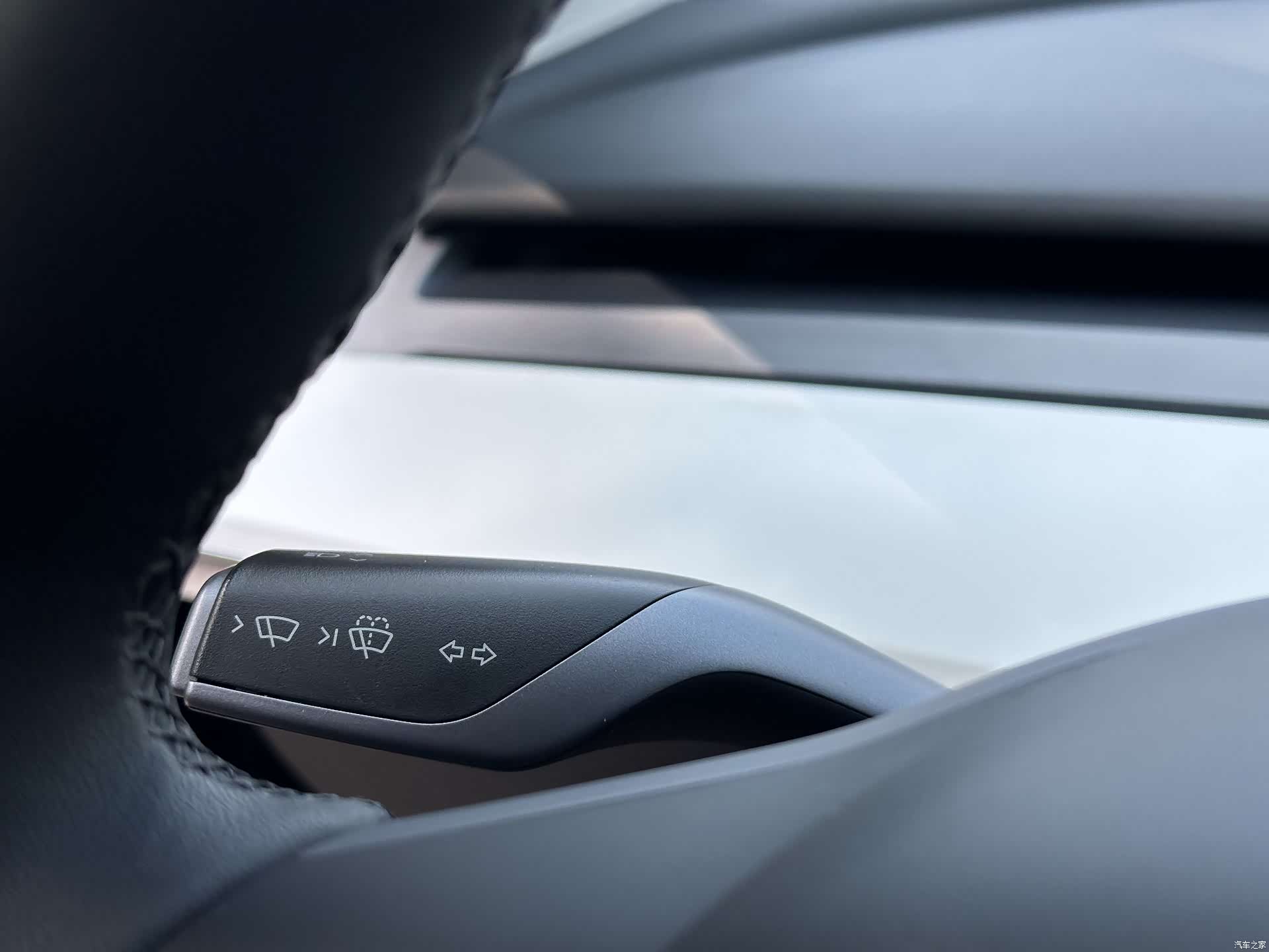 Tesla Model Y, 2023 13
