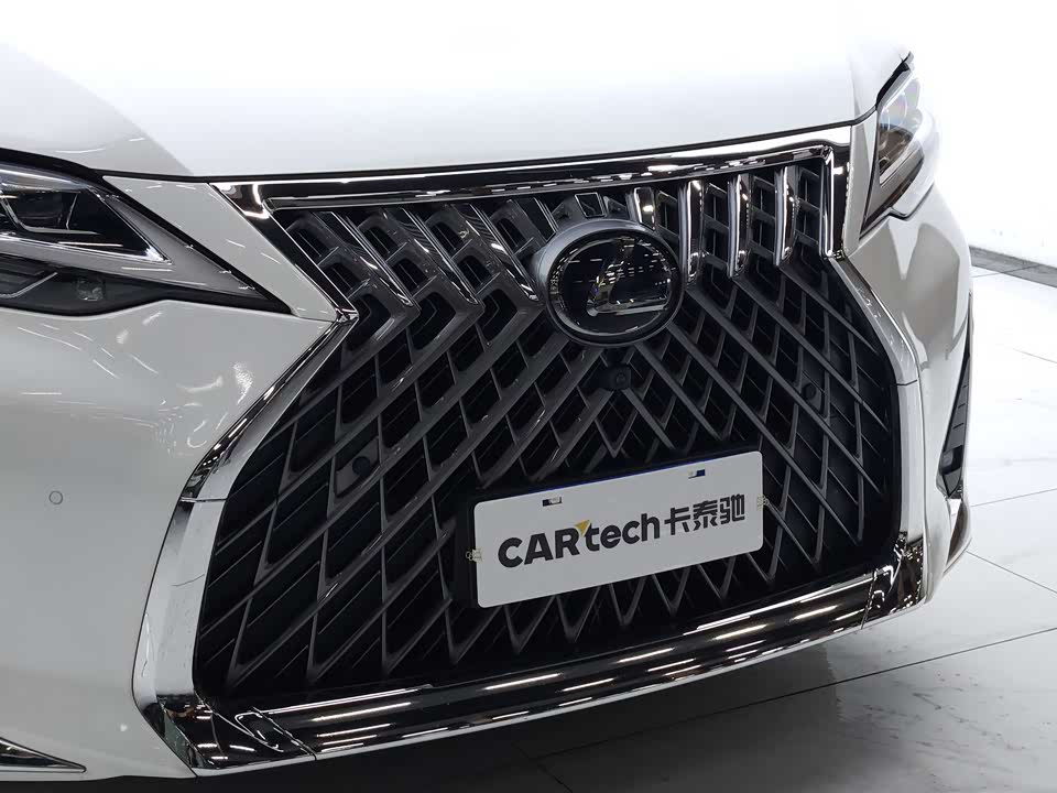 Lexus LM Lexus LM