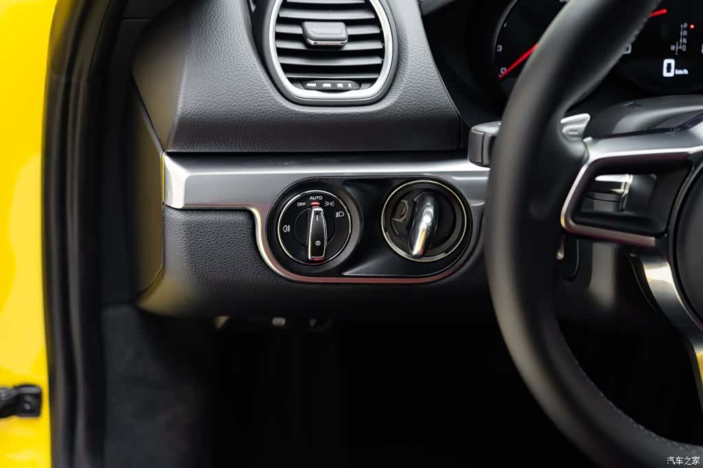 Porsche Cayman, 2019 10