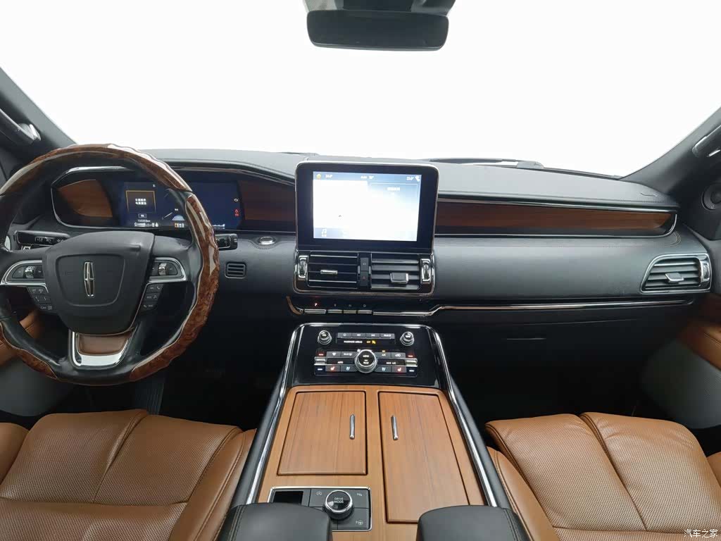 Lincoln Navigator, 2019 все фото