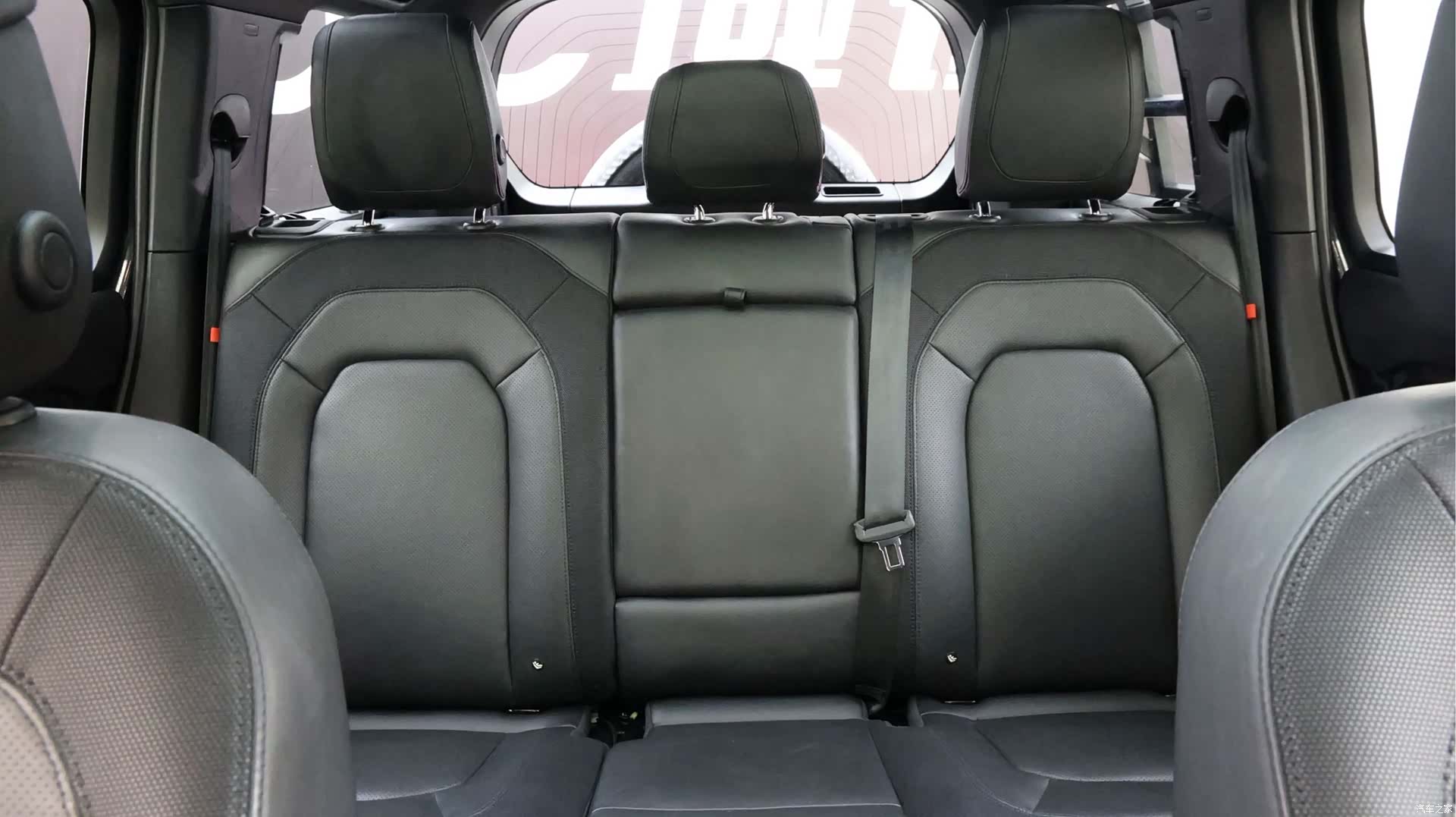 Land Rover Defender, 2022 15