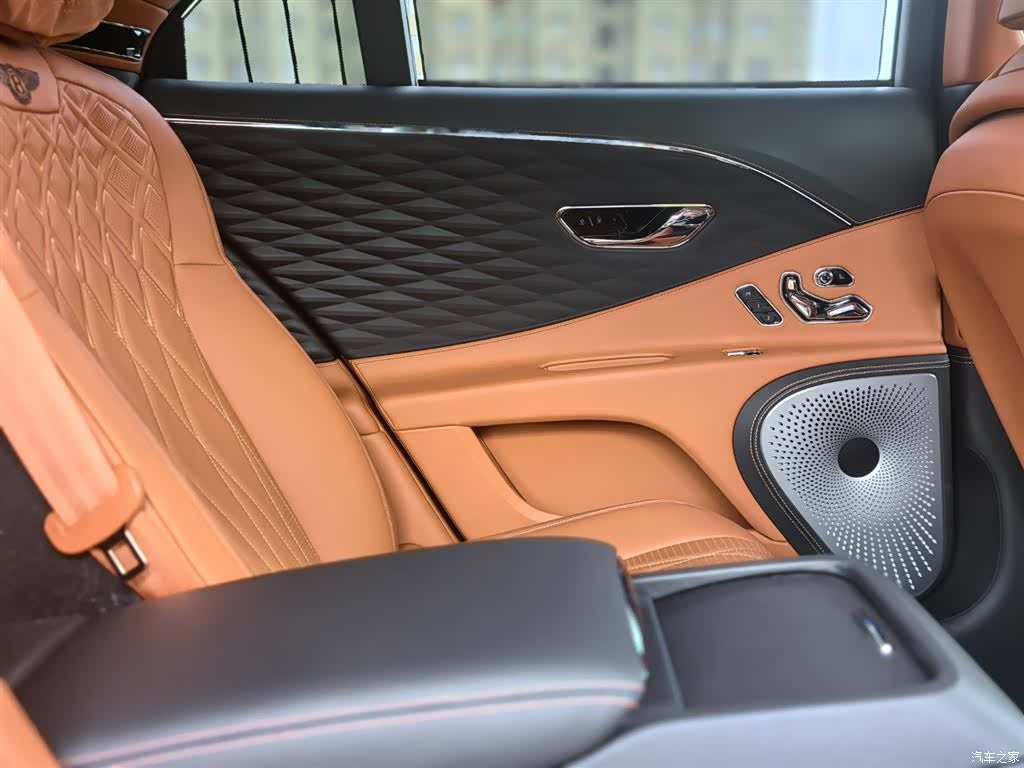 Bentley Flying Spur, 2023 15