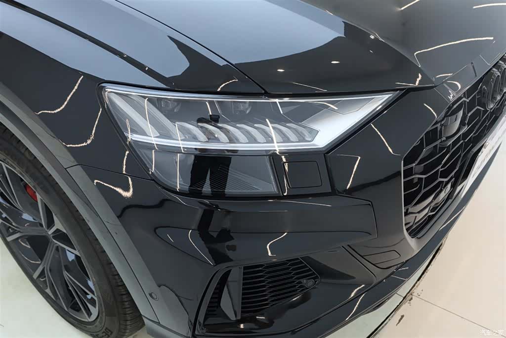 Audi Q8, 2022 12