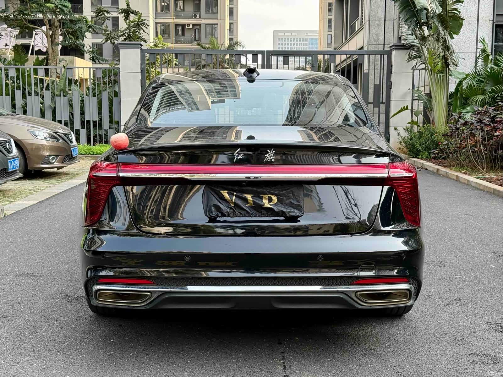 Hongqi H5, 2022 8