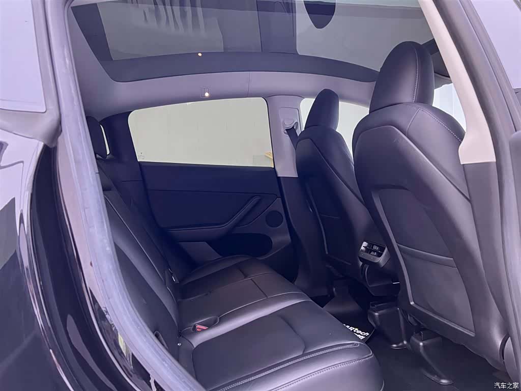 Tesla Model Y, 2022 20
