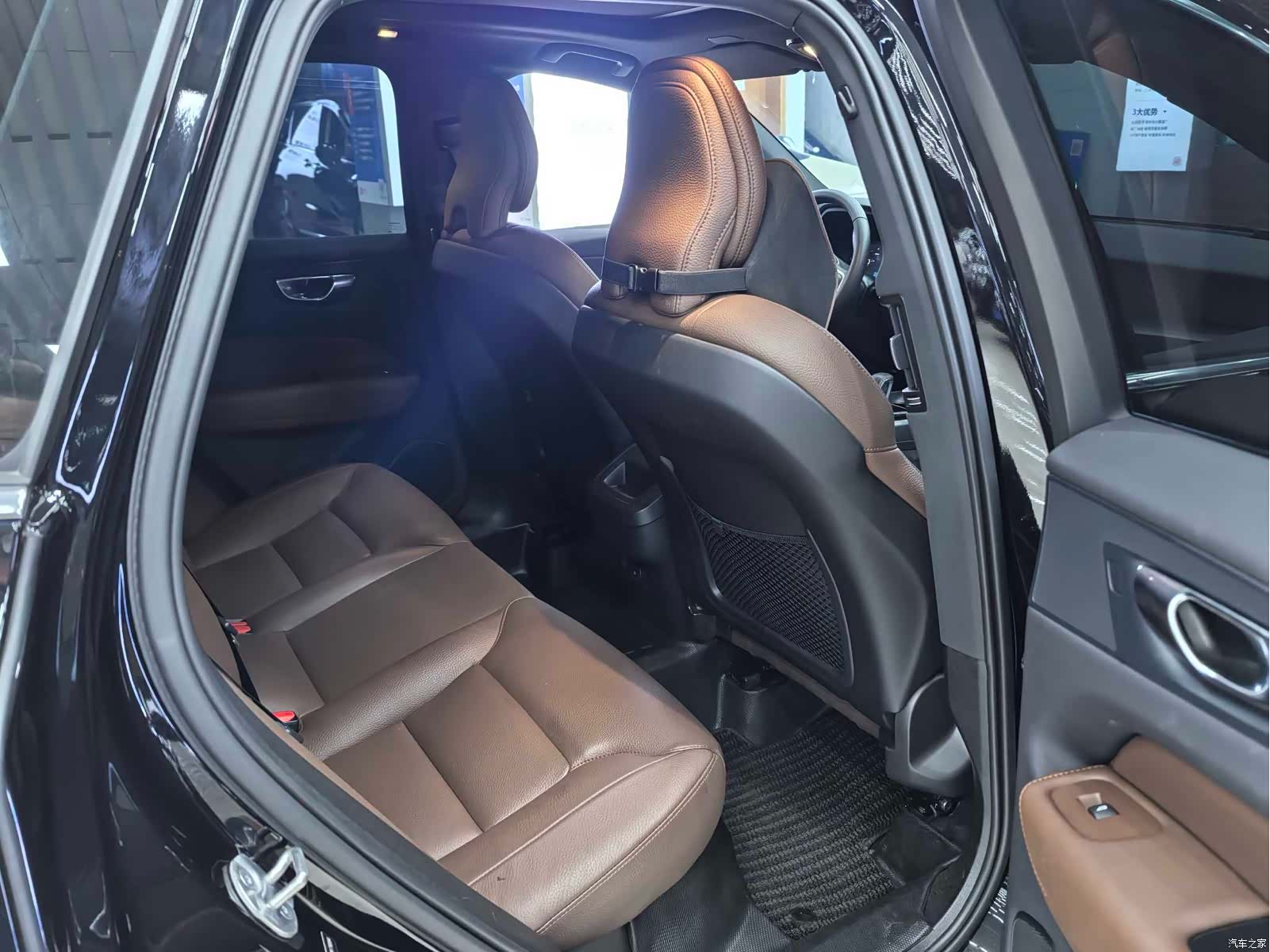 Volvo XC60, 2025 11