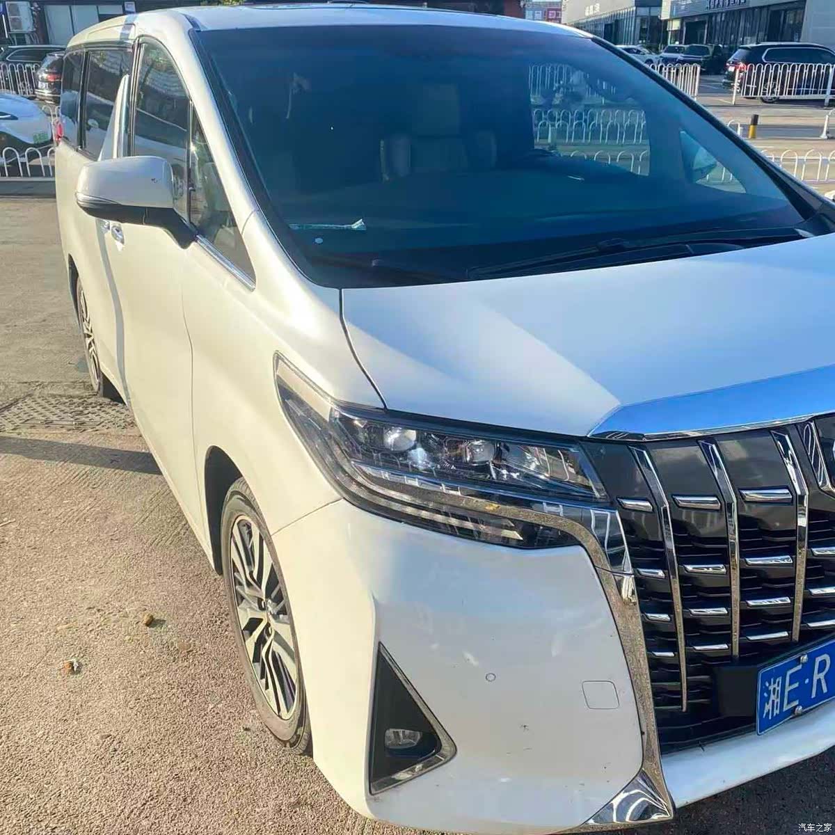Toyota Alphard, 2019 3