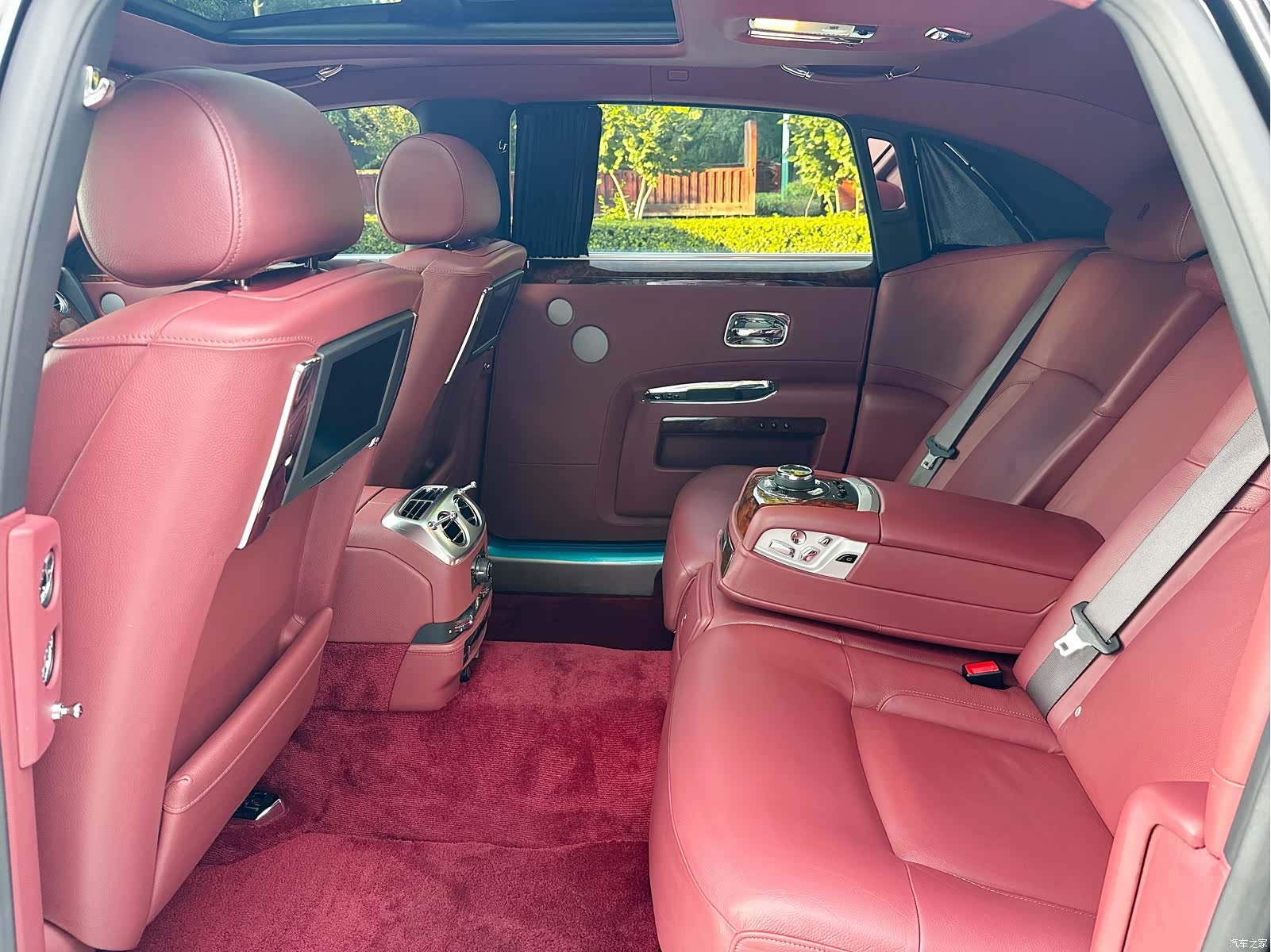 Rolls-Royce Ghost, 2014 13