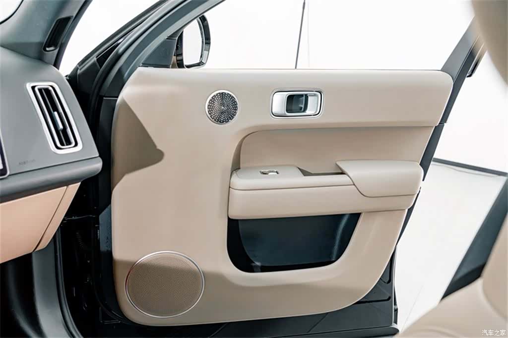 Li Auto L9, 2025 15