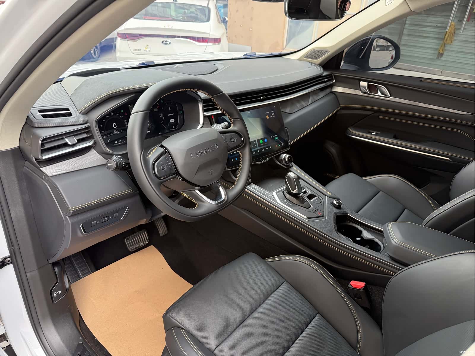 Lynk & Co 01, 2024 8