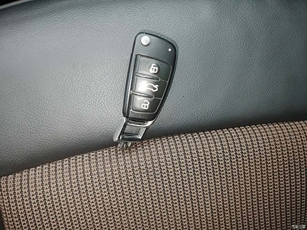 Audi Q3, 2017 9