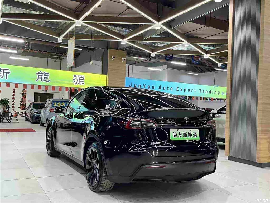 Tesla Model Y, 2022 4