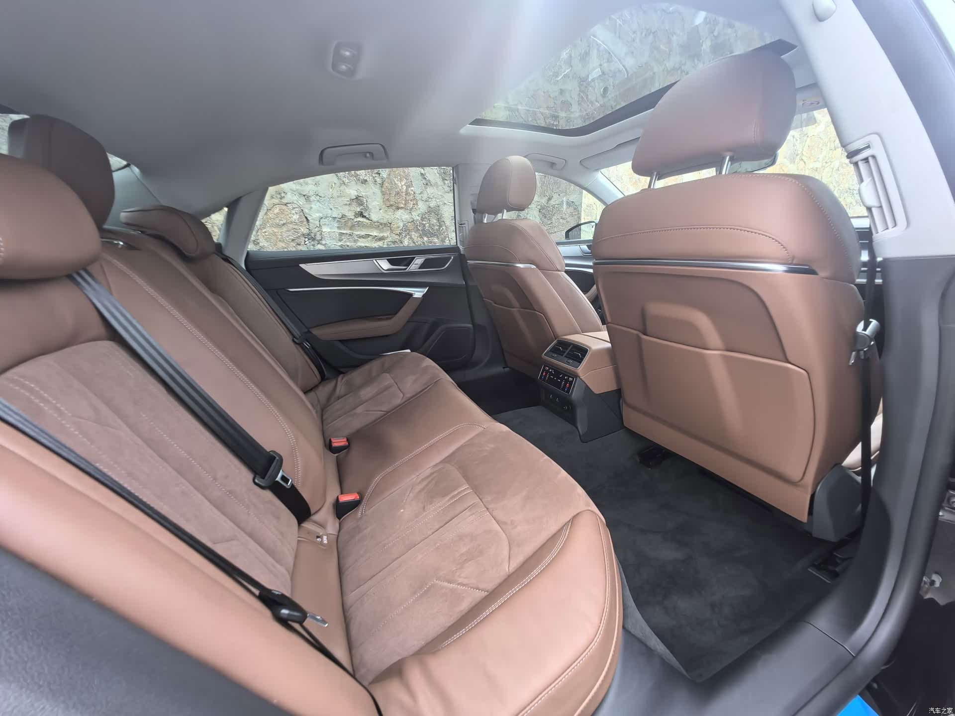 Audi A7L, 2026 8