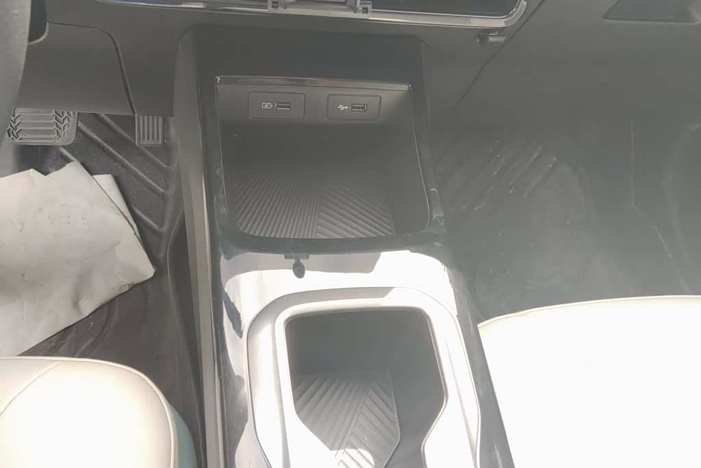 Geely E, 2024 16