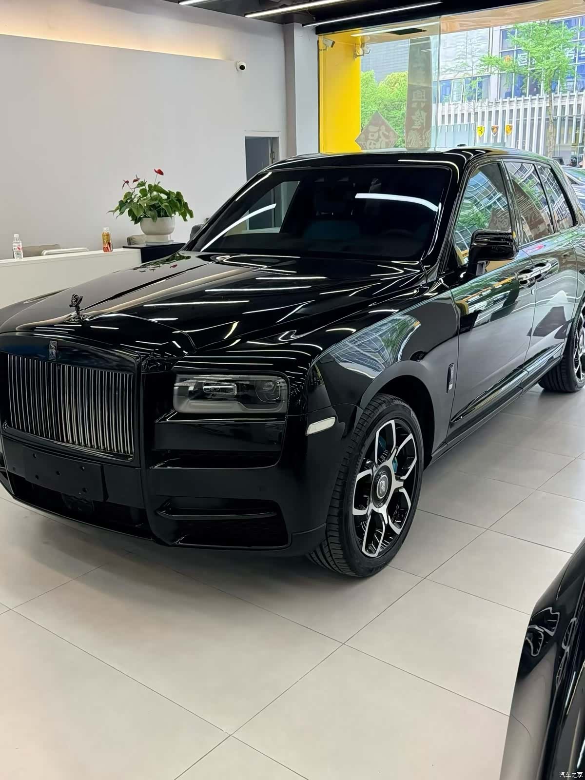 Rolls-Royce Cullinan, 2022 1