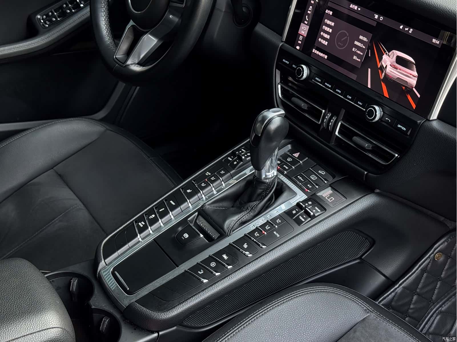 Porsche Macan, 2019 10
