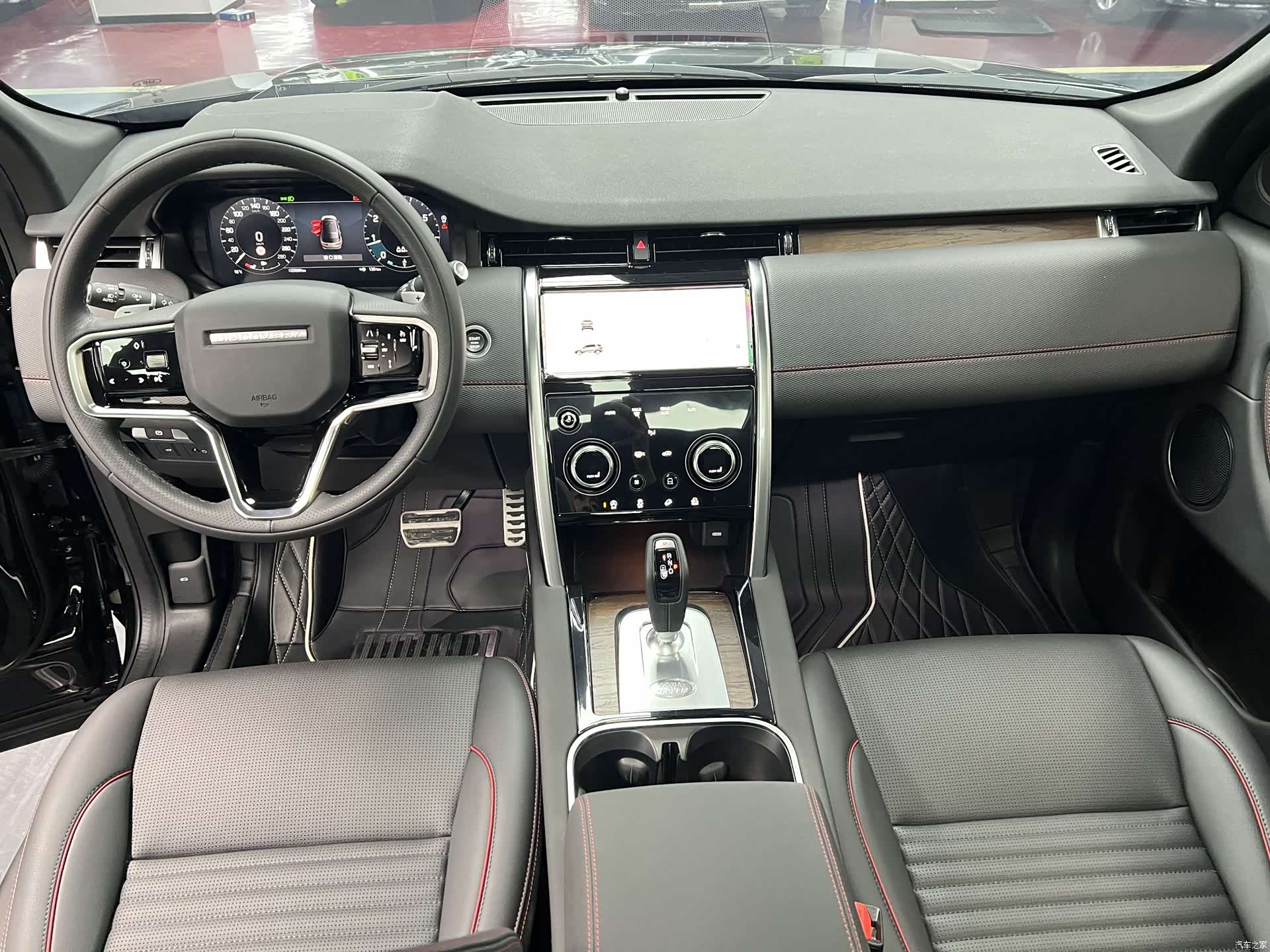 Land Rover Discovery, 2023 все фото