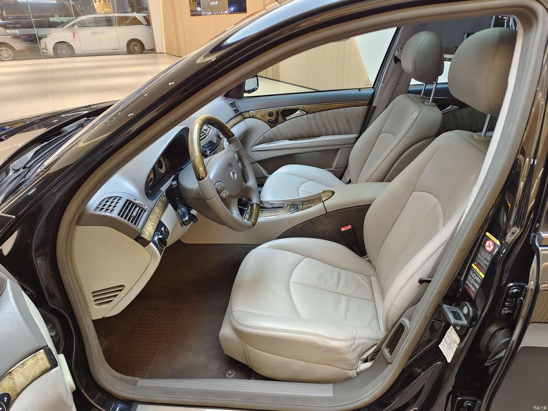 Mercedes-Benz E-Class, 2008 8