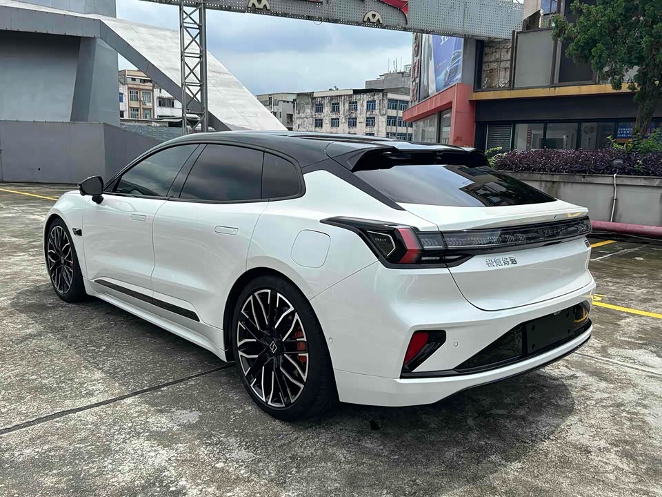 Zeekr 001