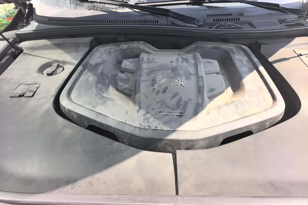 Hongqi HS7, 2020 10