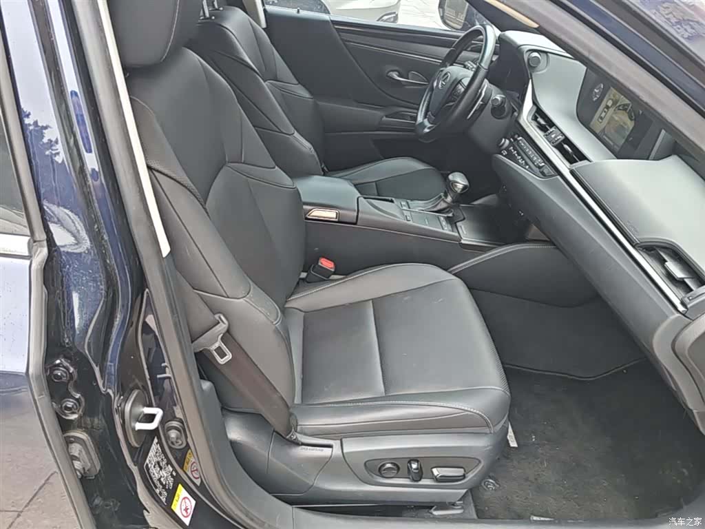 Lexus ES, 2019 22