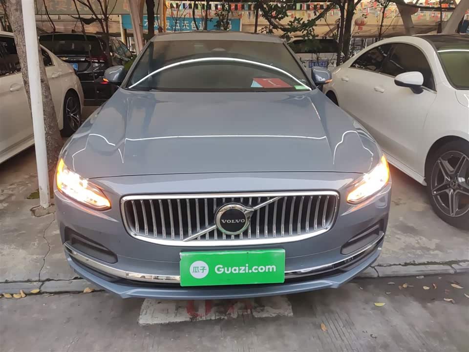 Volvo S90