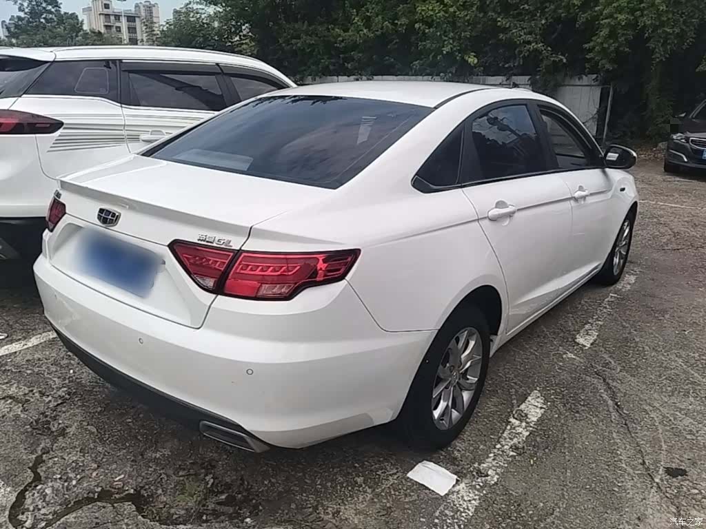 Geely Emgrand, 2017 7