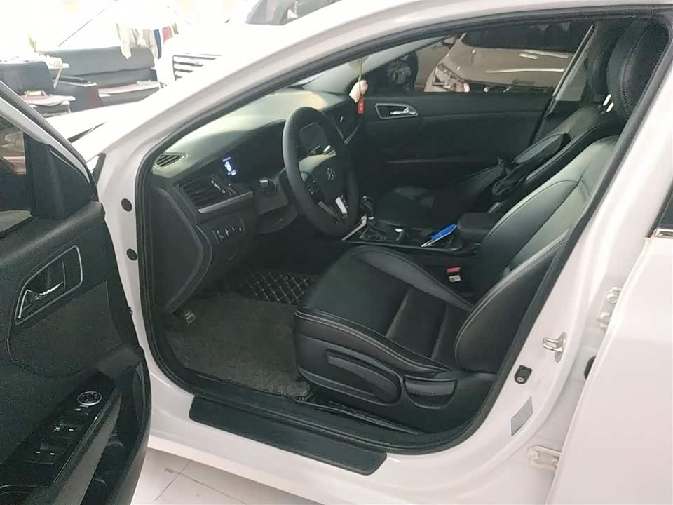 Hyundai Name picture