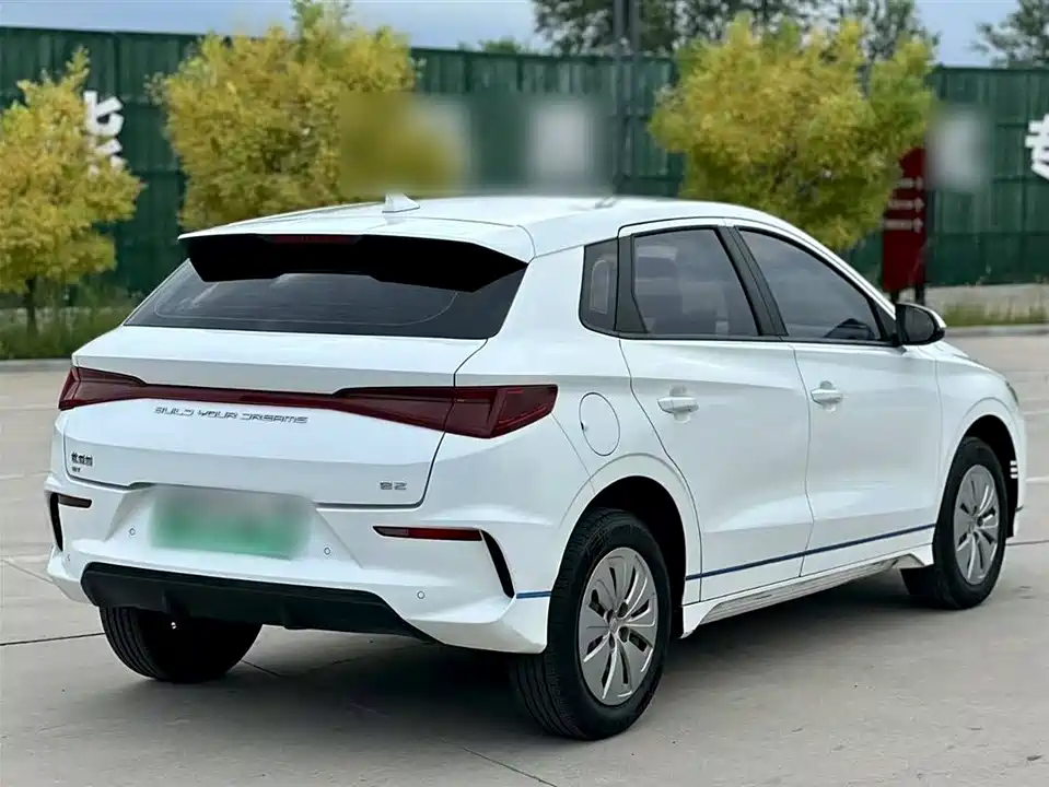 BYD e2