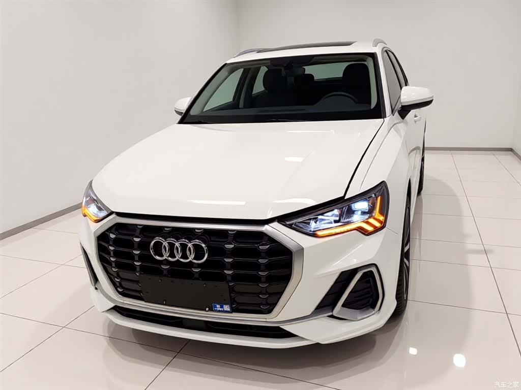 Audi Q3, 2022 3