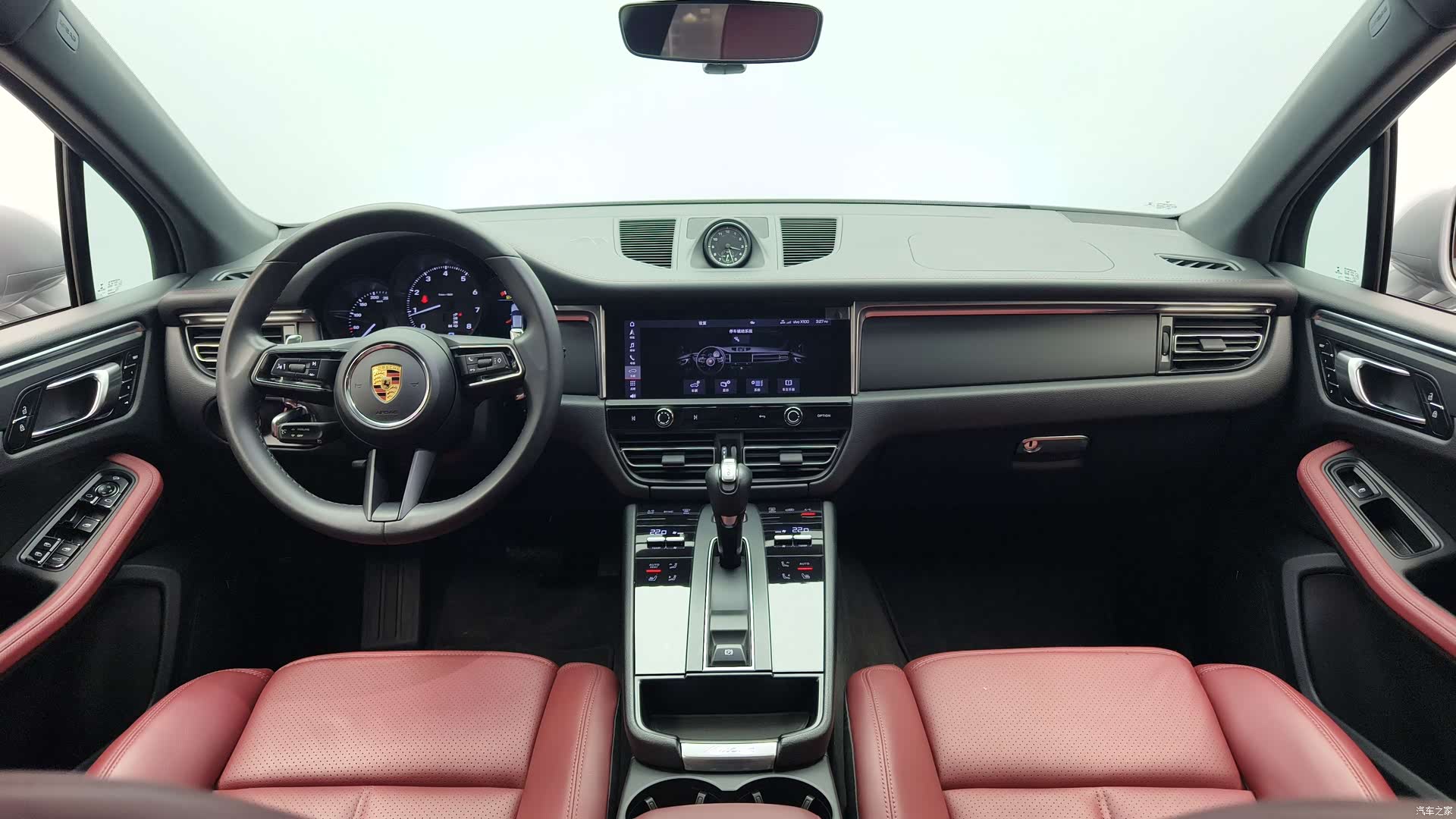 Porsche Macan, 2022 10
