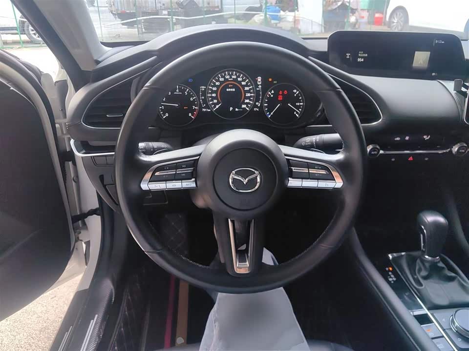 Mazda 3 Angkesaila