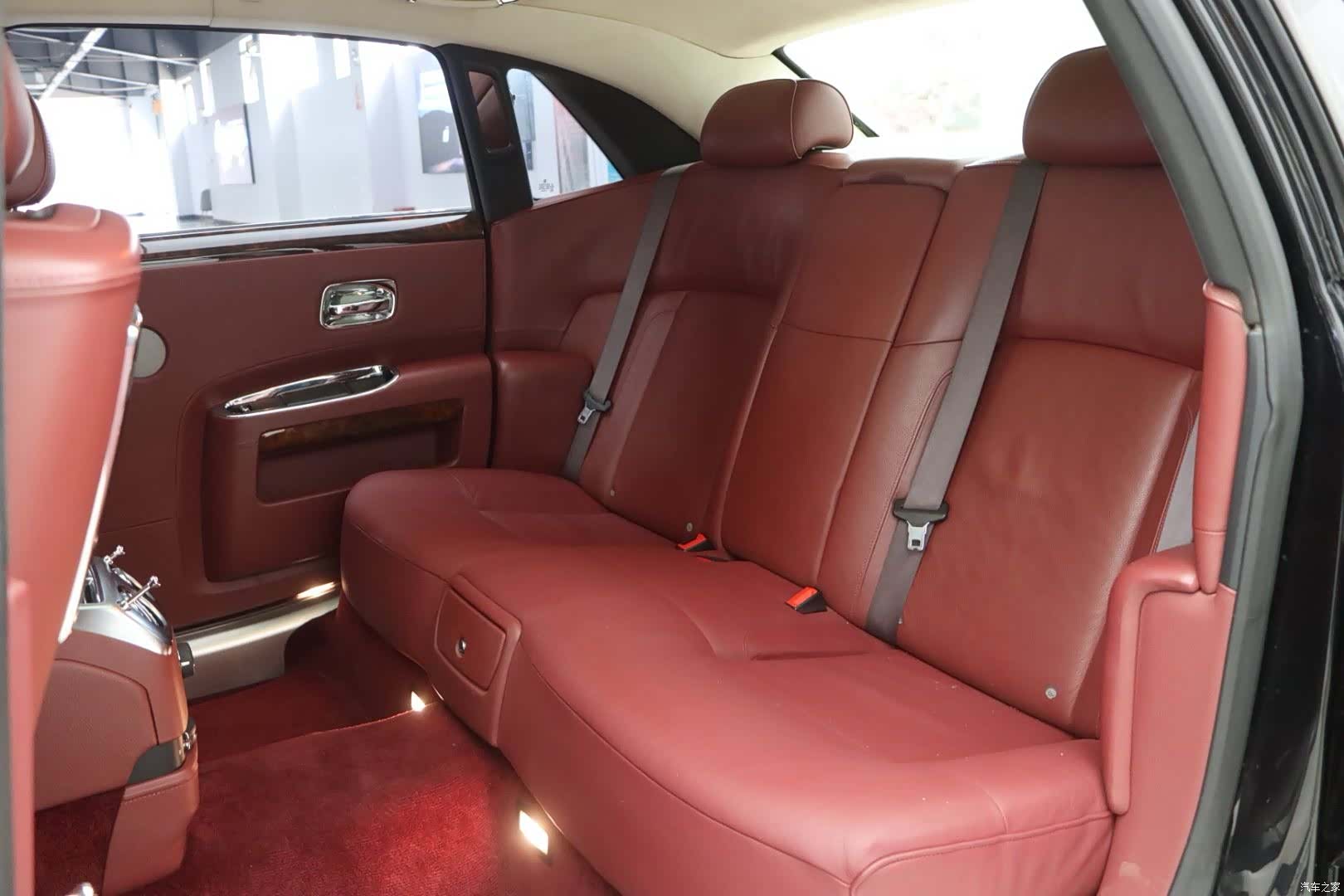 Rolls-Royce Ghost, 2014 24