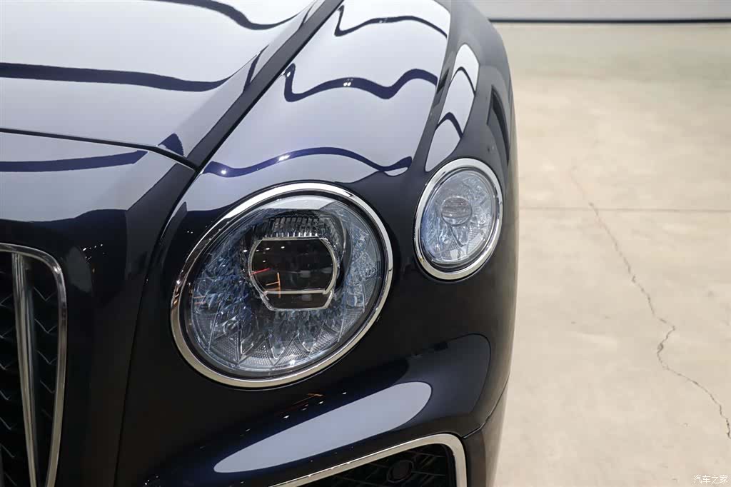 Bentley Flying Spur, 2023 24