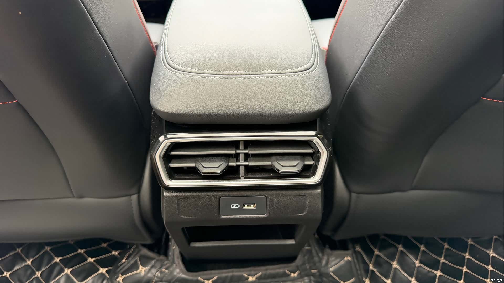 Geely Boyue, 2024 16