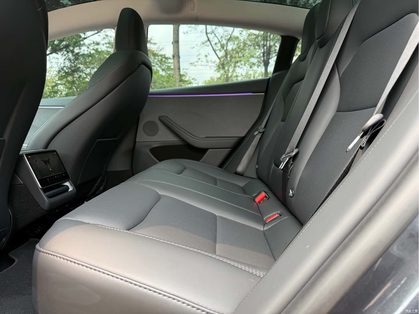 Tesla Model 3, 2025 6