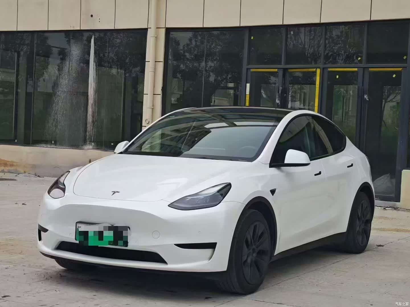 Tesla Model Y, 2022 1