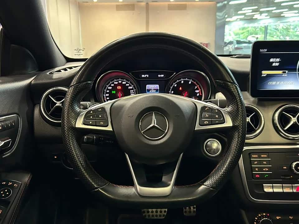 Mercedes-Benz CLA