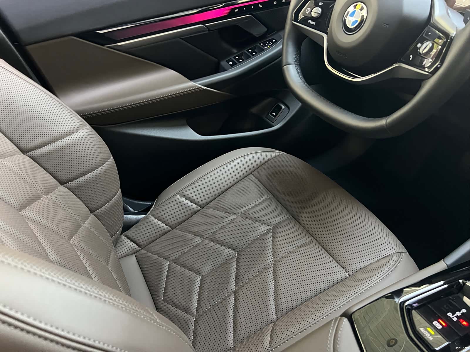 BMW 5 Series, 2024 18
