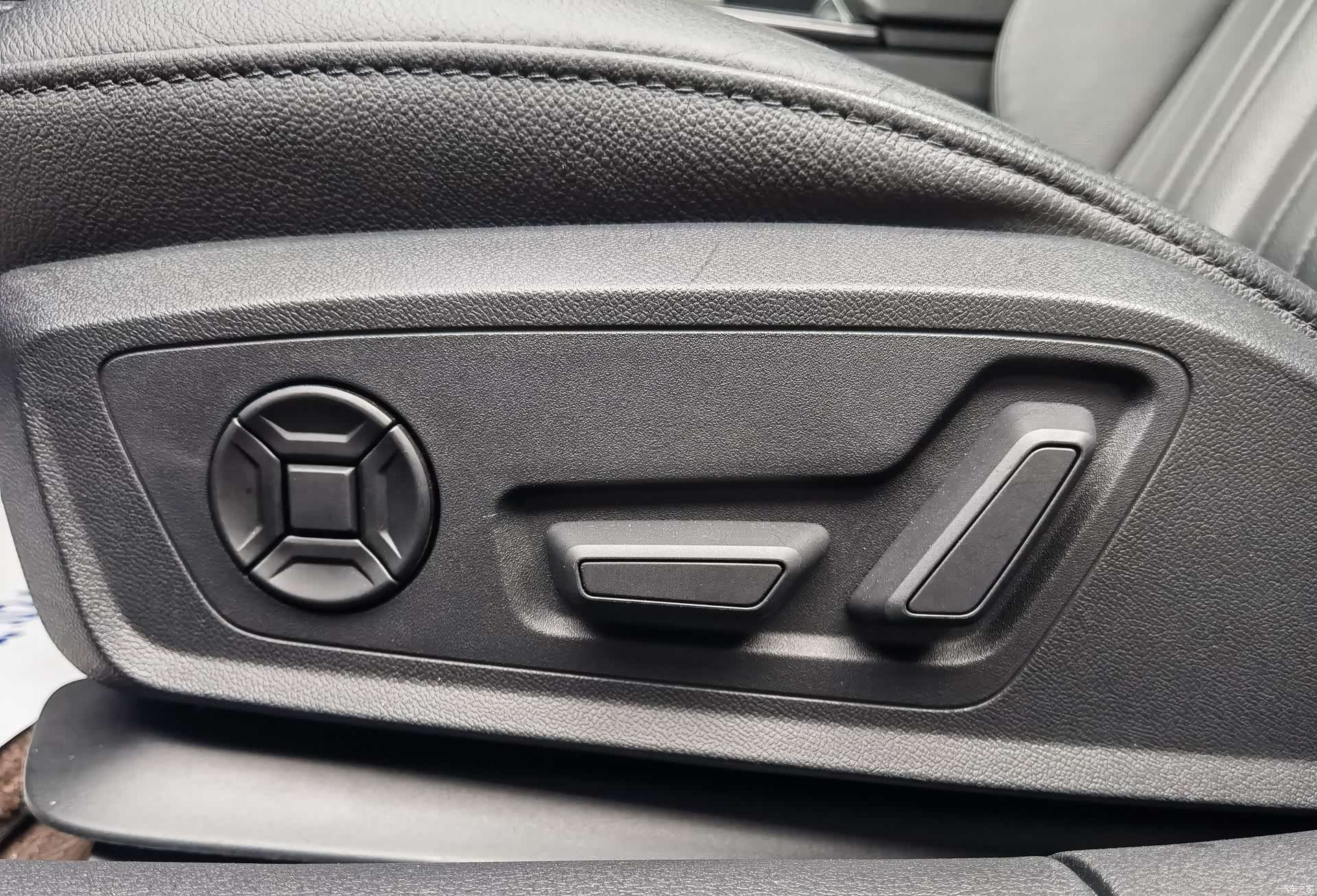 Audi A6L, 2020 13